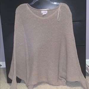 Brown/tan sweater